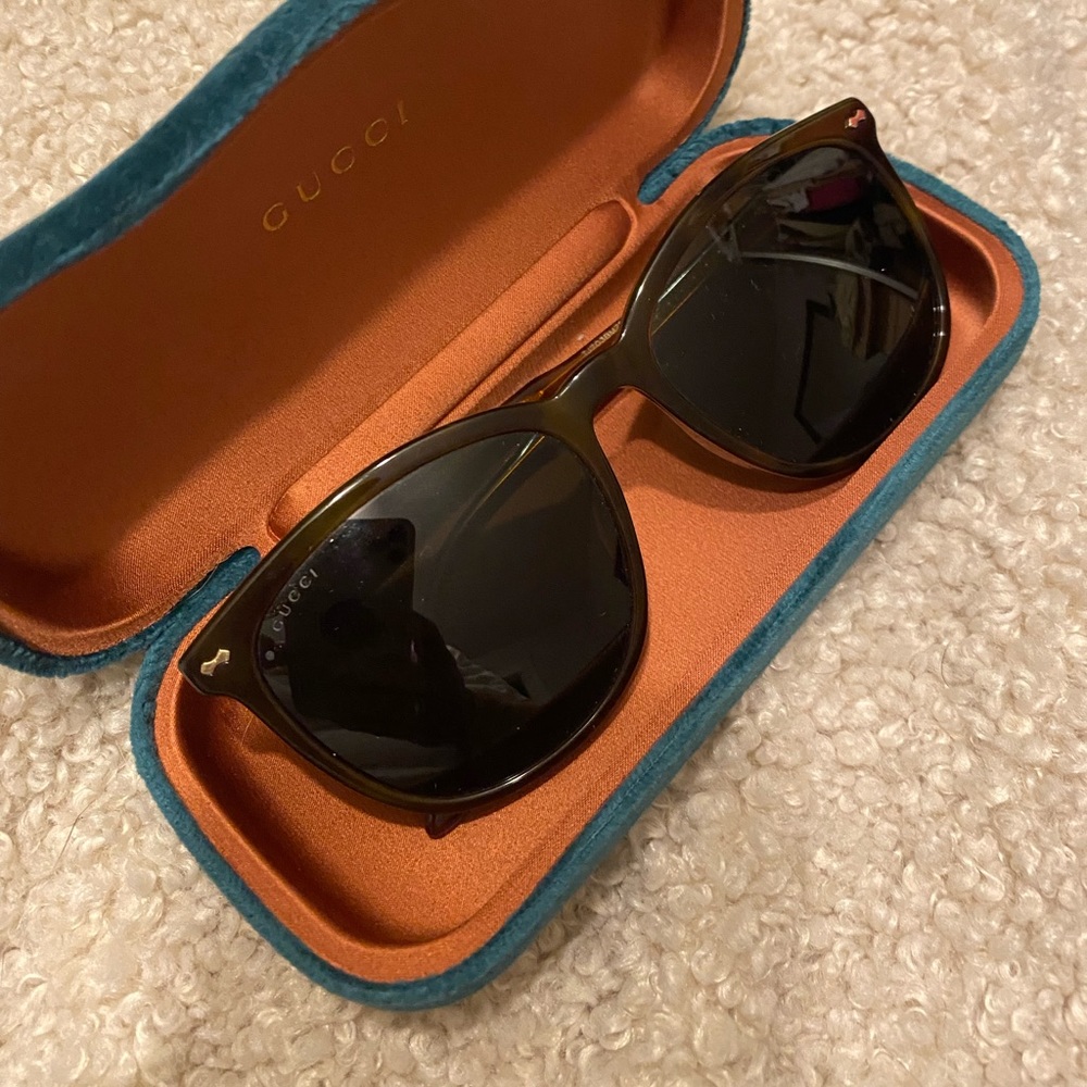 Gucci sunglasses like new condition